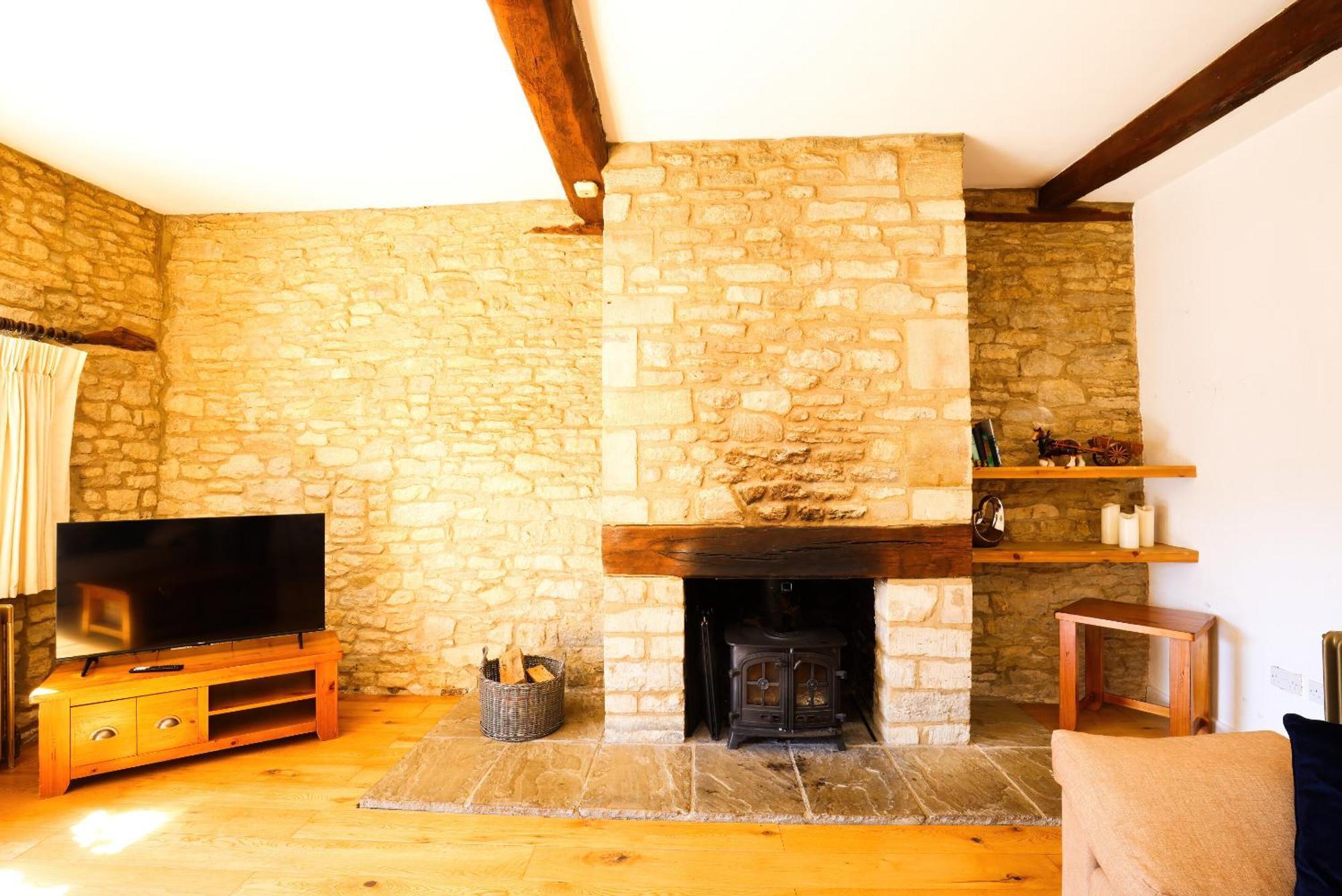 Вилла The Old Coach House Уитни Экстерьер фото